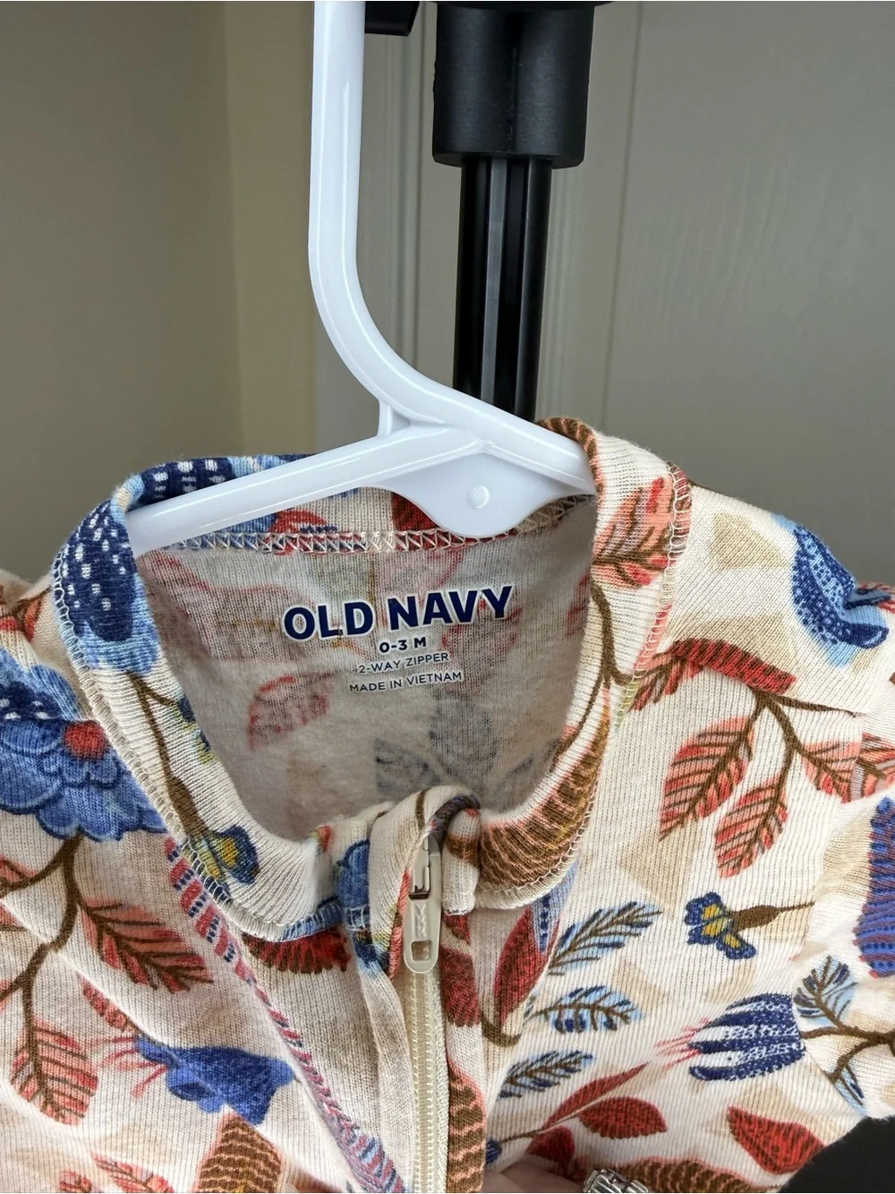 Old Navy cream footed